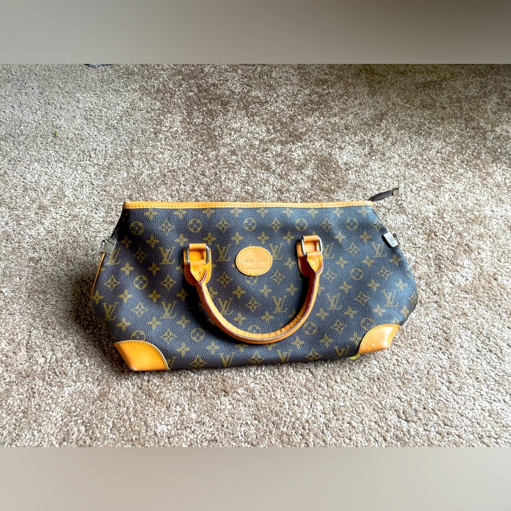Louis Vuitton monogram purse